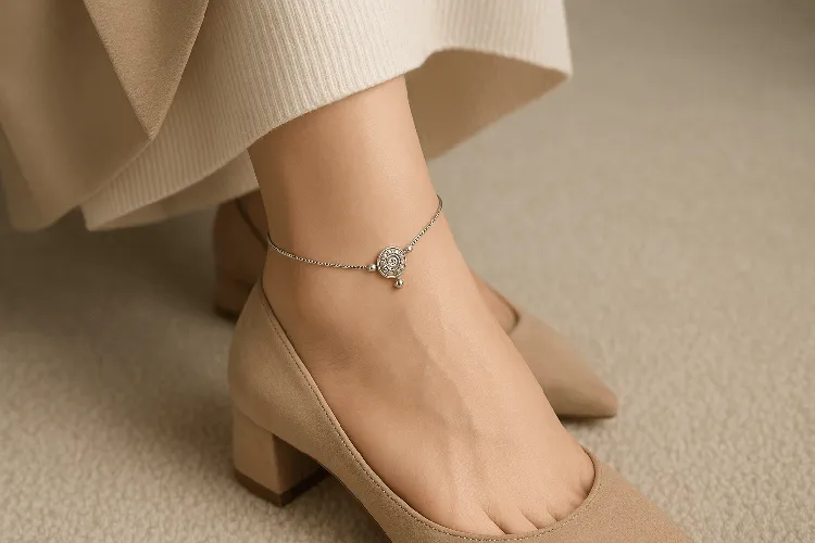 Silver anklet combining style and health benefits Silver anklet combining style and health benefits