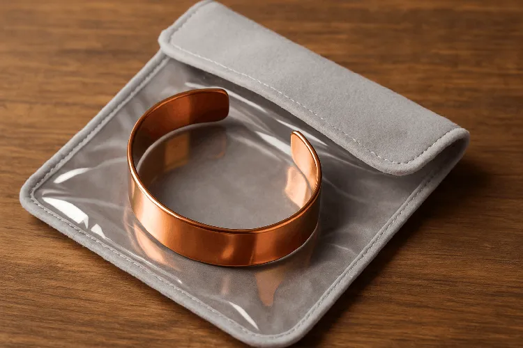 Storing copper jewelry in an anti-tarnish bag. Storing copper jewelry in an anti-tarnish bag.
