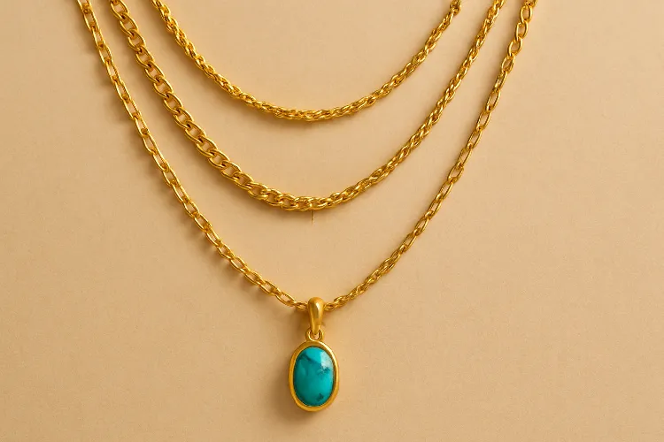 Color embellishments enhance the sense of layering Color embellishments enhance the sense of layering