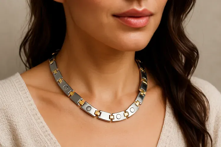 Magnetic necklaces promoting health and relaxation Magnetic necklaces promoting health and relaxation