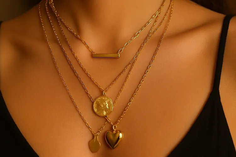 Mix and match necklaces of different shapes and stylesd3 Mix and match necklaces of different shapes and styles