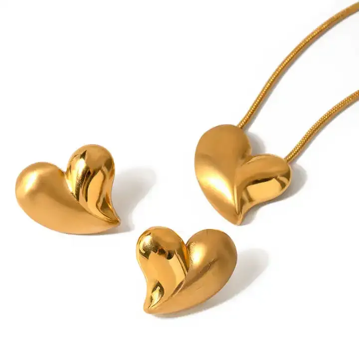 Stainless steel heart pendant set with a matching necklace