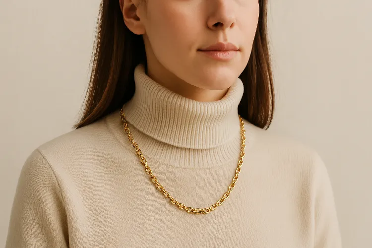 How to Wear Cable Chain with High Neck How to Wear Cable Chain with High Neck