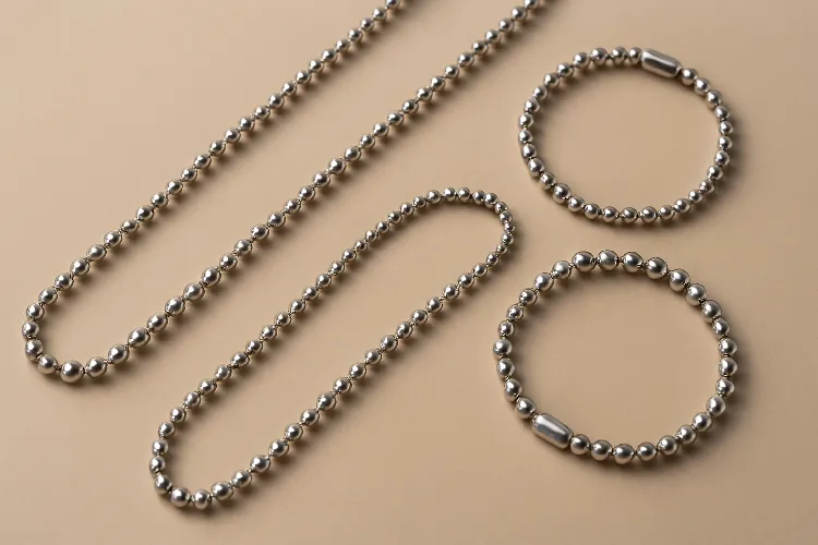 An elegant arrangement of stainless steel ball chains An elegant arrangement of stainless steel ball chains