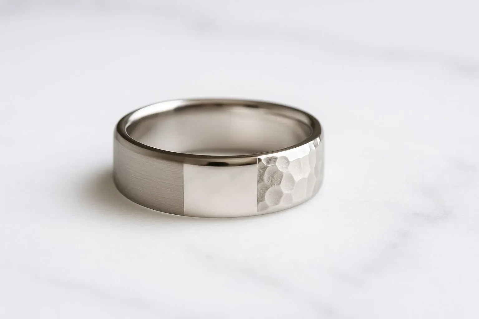 Comparison display of ring surface treatment Effects matte Polished hammer Texture