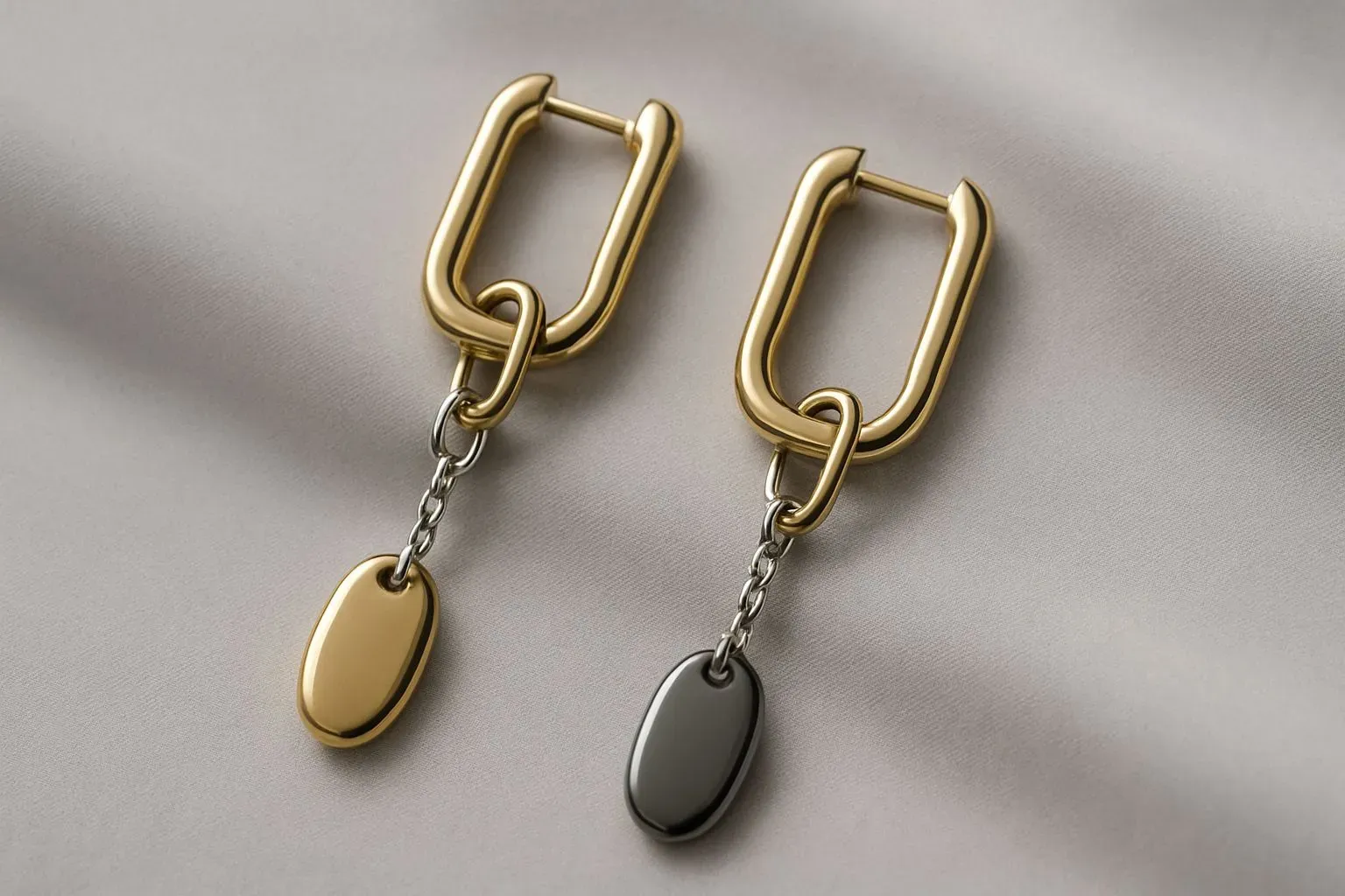 Display of the earring chain and closed design