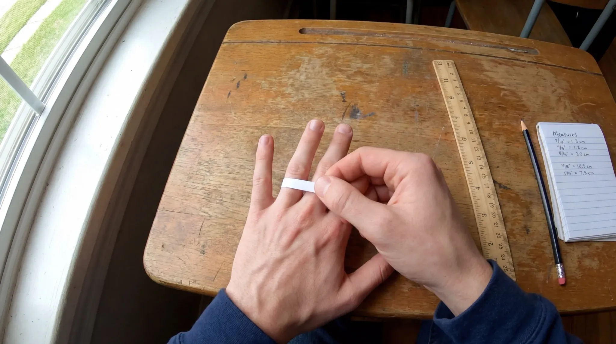 finger measurement guide photo index 14096x2286