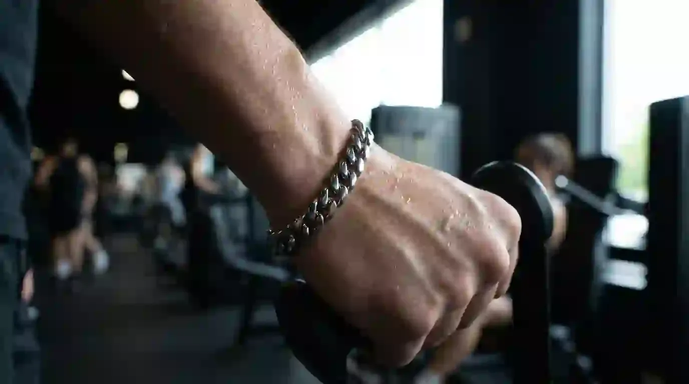 gym jewelry lifestyle photo index 21376x768