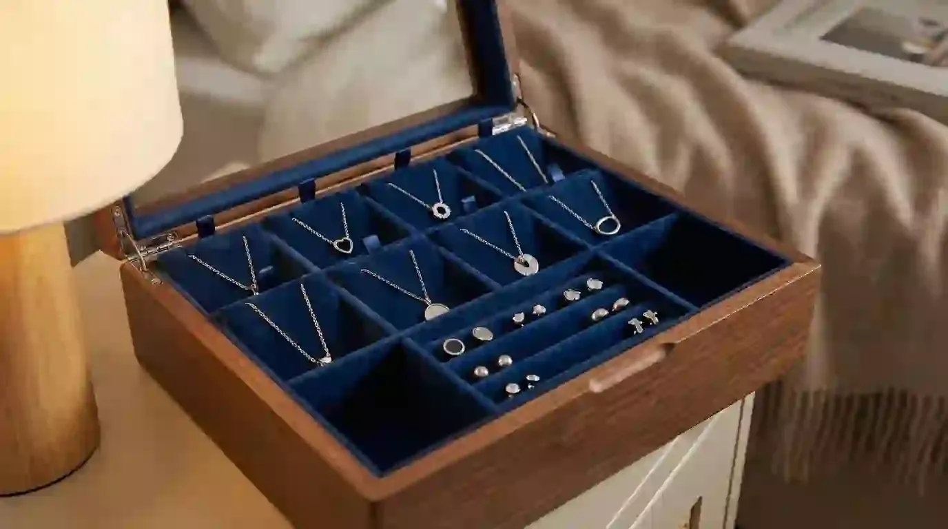 organized jewelry box display index 31376x768
