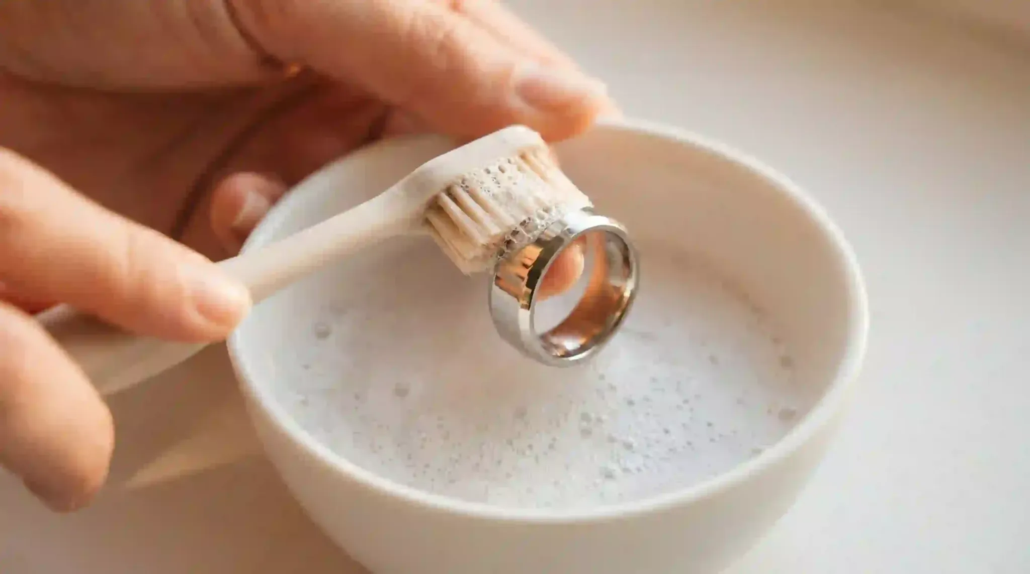 ring cleaning demonstration index 02752x1536
