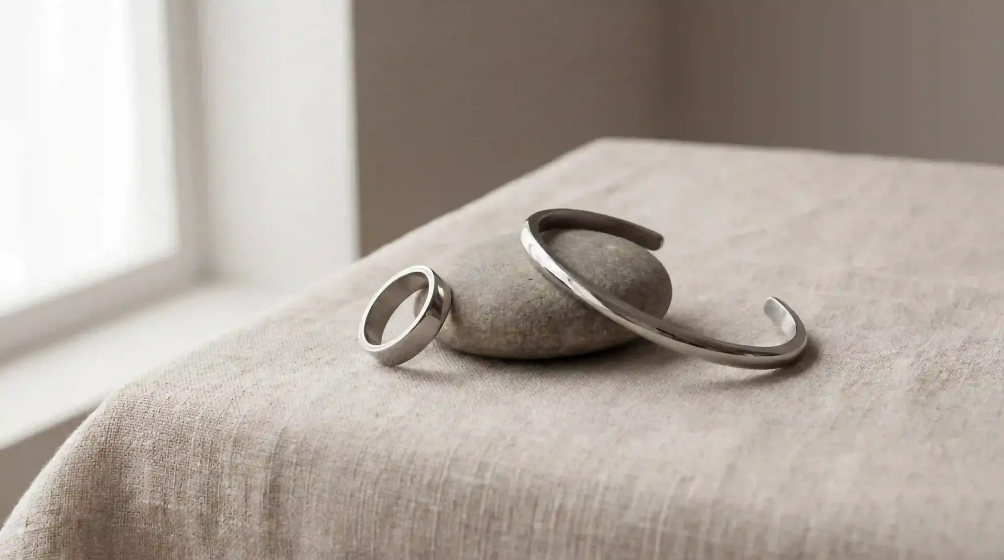 sustainable steel jewelry photography index 04096x2286