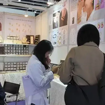 Trade show jewelry counter